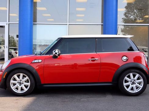 Used 2012 MINI Cooper S w/ Cold Weather Pkg FWD image 2