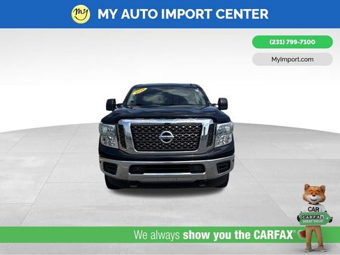 Used 2018 Nissan Titan SV w/ SV Convenience Package AWD/4WD image 2