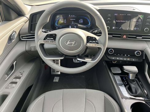 New 2026 Hyundai Elantra SEL Sport Premium FWD image 9