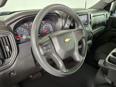 Used 2022 Chevrolet Silverado 2500 Custom w/ Custom Convenience Package image 11