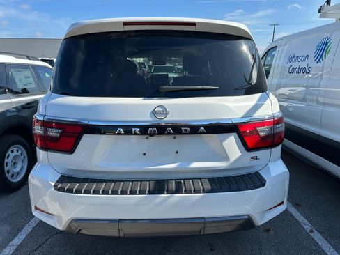 Used 2024 Nissan Armada SL w/ Captain's Chairs Package image 31