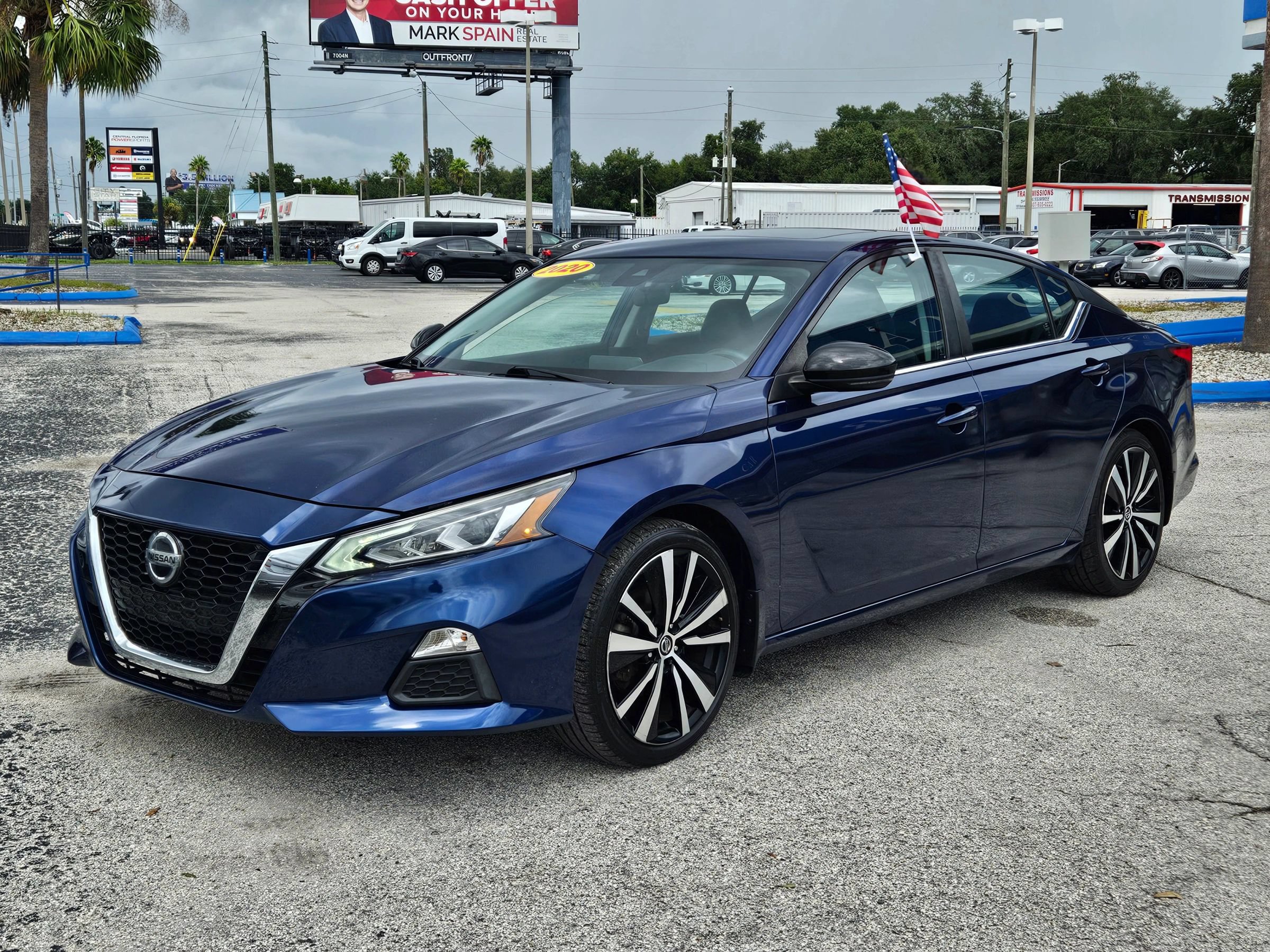 Used 2020 Nissan Altima 2.5 SR w/ Premium Package FWD image 3