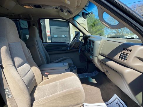 Used 2002 Ford Excursion XLT image 31