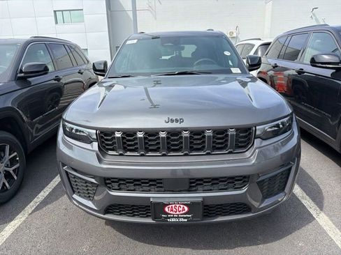 New 2026 Jeep Grand Cherokee Limited w/ Limited Altitude Package AWD/4WD image 2