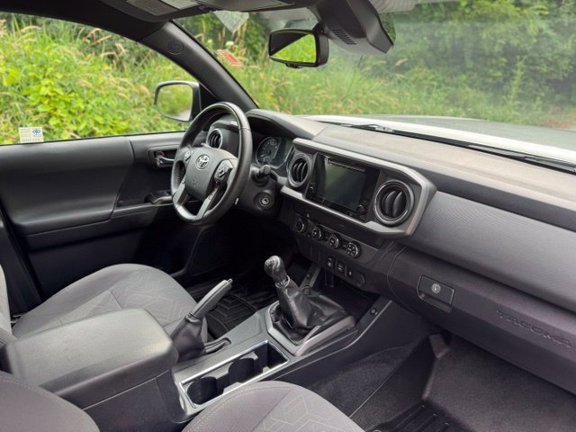 Used 2019 Toyota Tacoma TRD Off-Road AWD/4WD image 19