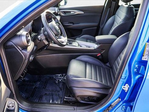 Used 2025 Alfa Romeo Tonale w/ Premium Package image 12