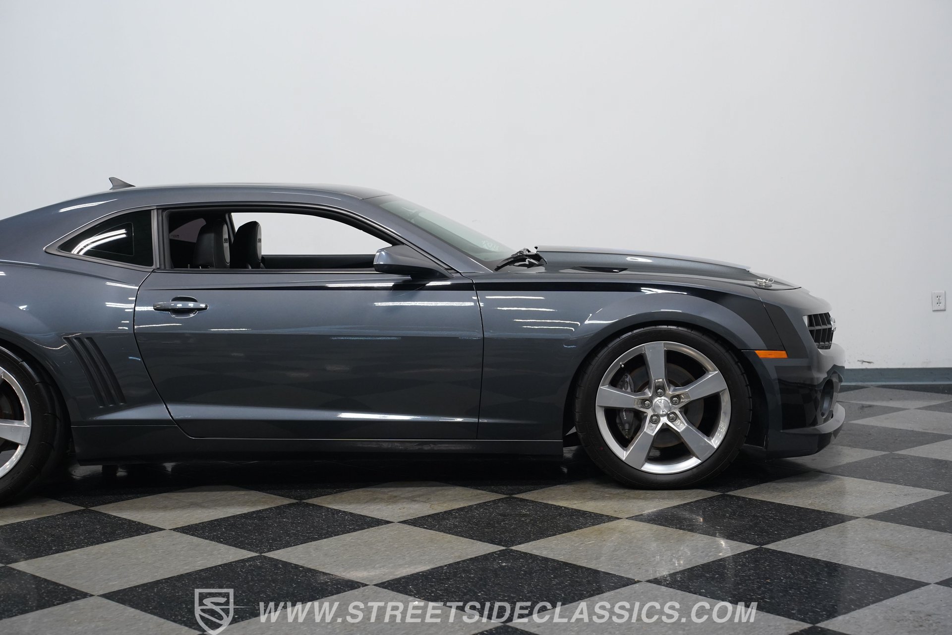 Used 2010 Chevrolet Camaro SS w/ RS Package RWD image 28