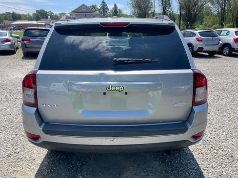 Used 2017 Jeep Compass Latitude AWD/4WD image 6