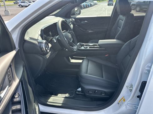 New 2026 Chevrolet Equinox LT w/ Convenience Package II AWD/4WD image 8