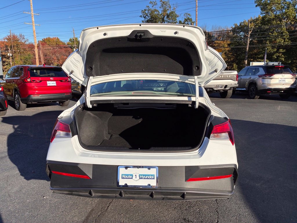Used 2026 Hyundai Elantra Sport FWD image 11