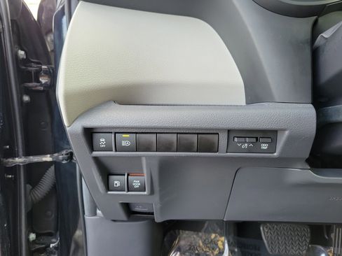 Used 2024 Toyota Sienna XLE image 20