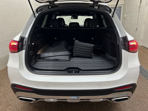 Used 2025 Mercedes-Benz GLC 350e 4MATIC image 11