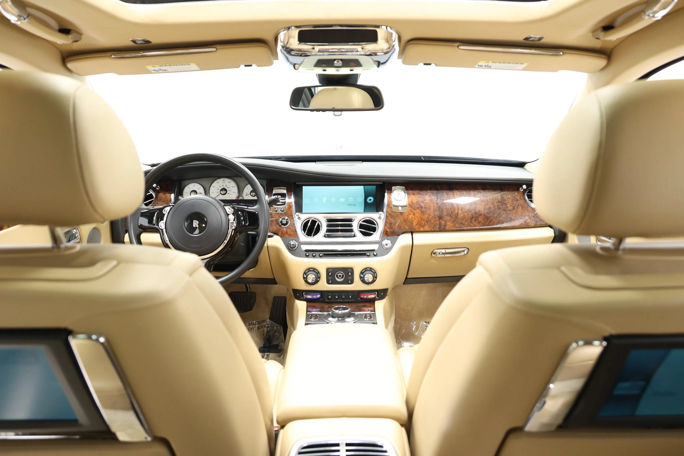 Used 2015 Rolls-Royce Ghost RWD image 29