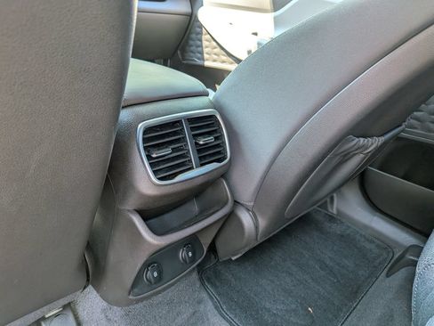 Used 2019 Hyundai Santa Fe SE AWD/4WD image 31