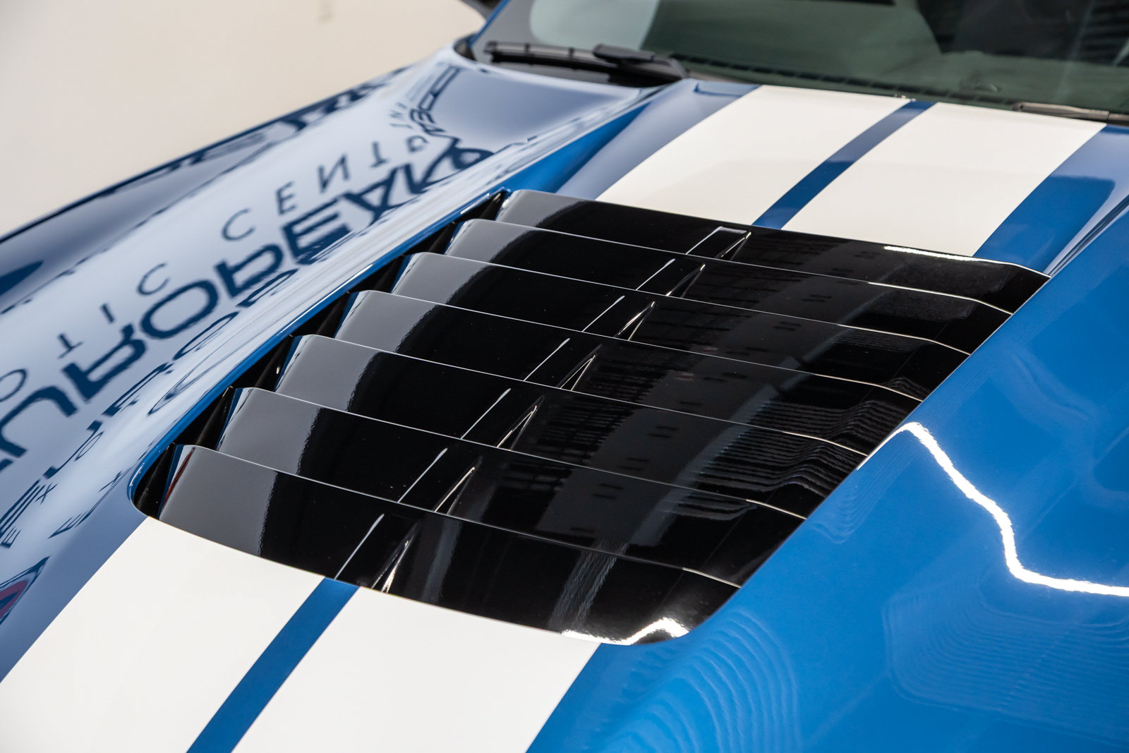 Used 2020 Ford Mustang Shelby GT500 w/ Carbon Fiber Track Pack RWD image 29