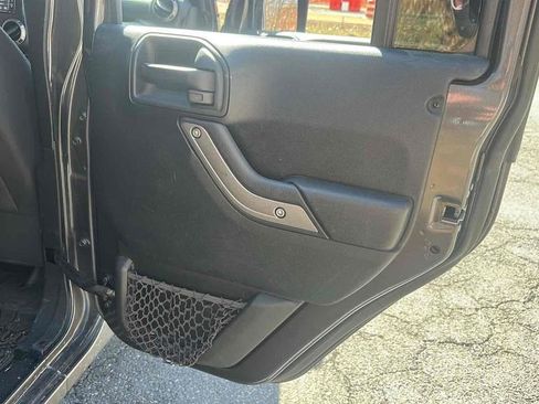 Used 2018 Jeep Wrangler Unlimited Sport S image 14