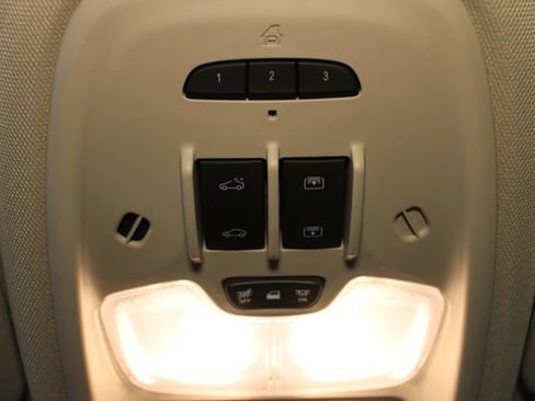Used 2025 Buick Encore GX Avenir w/ Avenir Technology Package AWD/4WD image 29