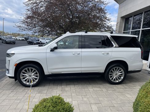 Used 2022 Cadillac Escalade Premium Luxury AWD/4WD image 5