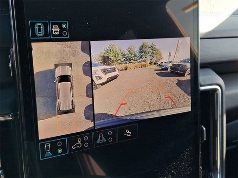 Certified 2025 GMC Yukon Denali image 19