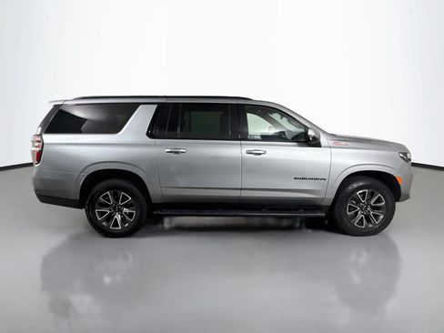 Used 2024 Chevrolet Suburban Z71 w/ Luxury Package AWD/4WD image 8