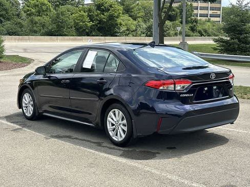 Used 2025 Toyota Corolla LE w/ LE Premium Package FWD image 29