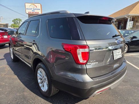 Used 2016 Ford Explorer XLT w/ Equipment Group 202A FWD image 4