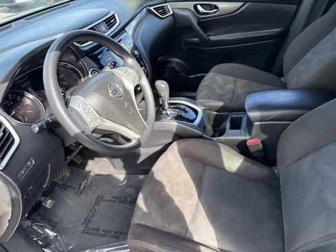 Used 2016 Nissan Rogue SV image 23
