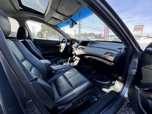 Used 2010 Honda Crosstour EX-L image 17