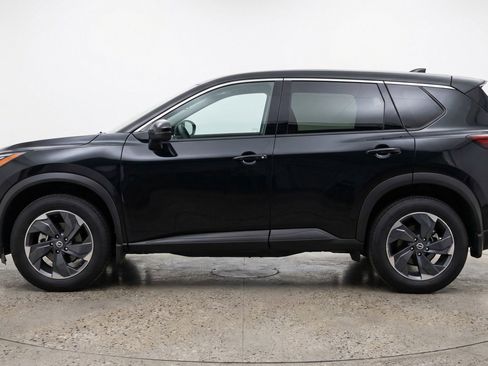 Used 2025 Nissan Rogue SV FWD image 5