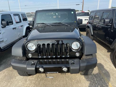 Used 2018 Jeep Wrangler Sport AWD/4WD image 7