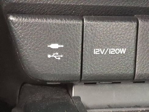 Used 2019 Toyota Camry SE image 23