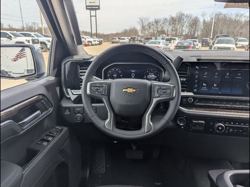 New 2026 Chevrolet Silverado 1500 LT AWD/4WD image 3