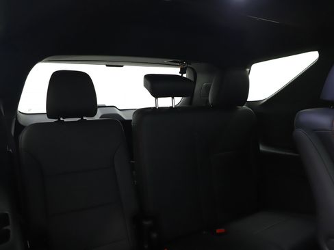 Used 2024 Chevrolet Traverse RS image 12