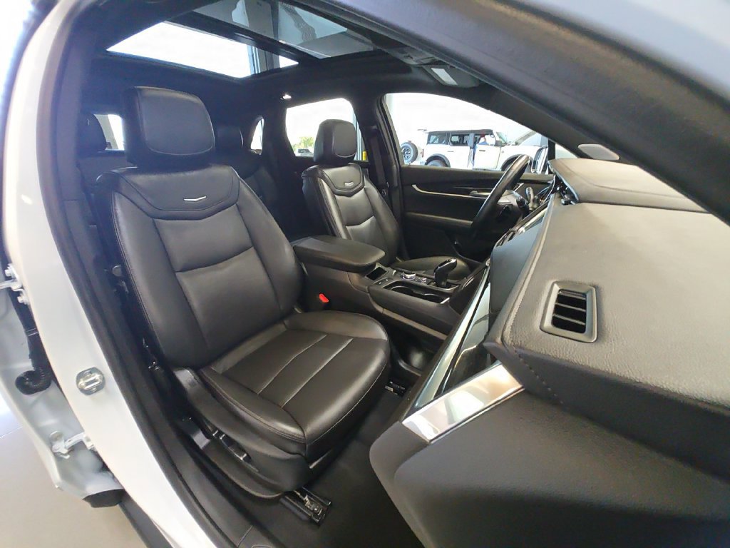 Certified 2025 Cadillac XT5 Premium Luxury AWD/4WD image 36