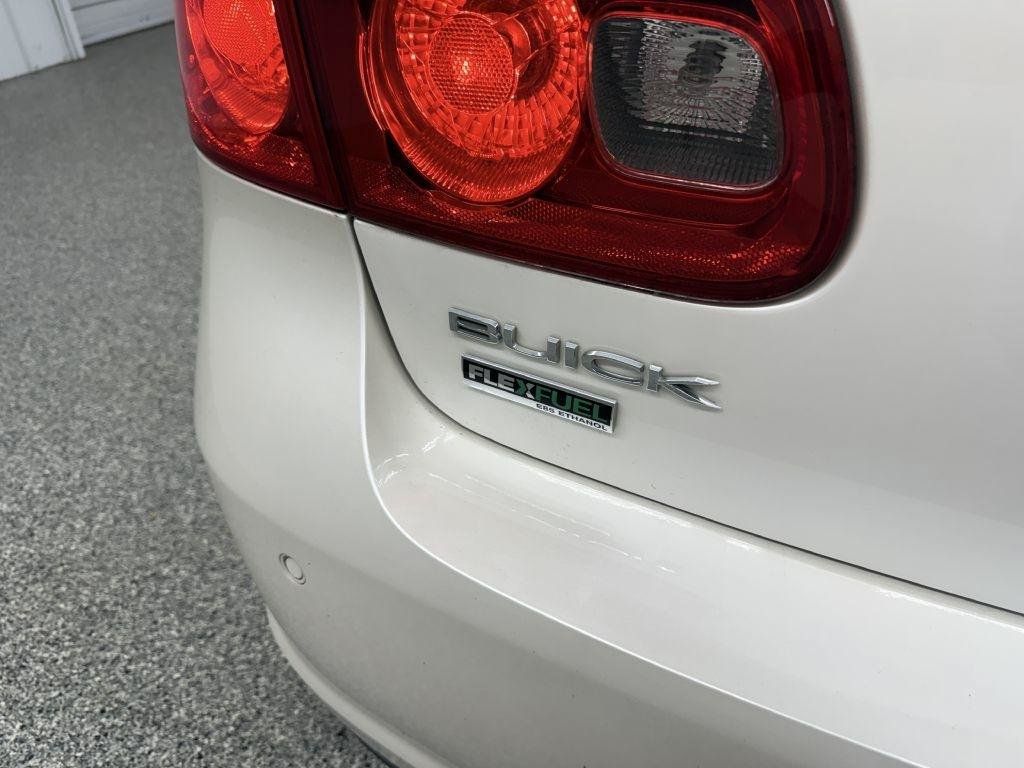 Used 2010 Buick Lucerne CXL FWD image 8