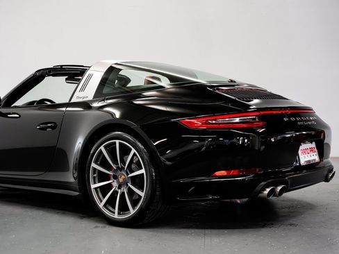 Used 2018 Porsche 911 Targa 4S AWD/4WD image 35