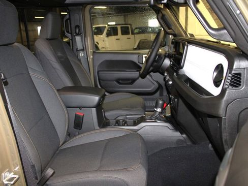 New 2026 Jeep Gladiator Sport image 26