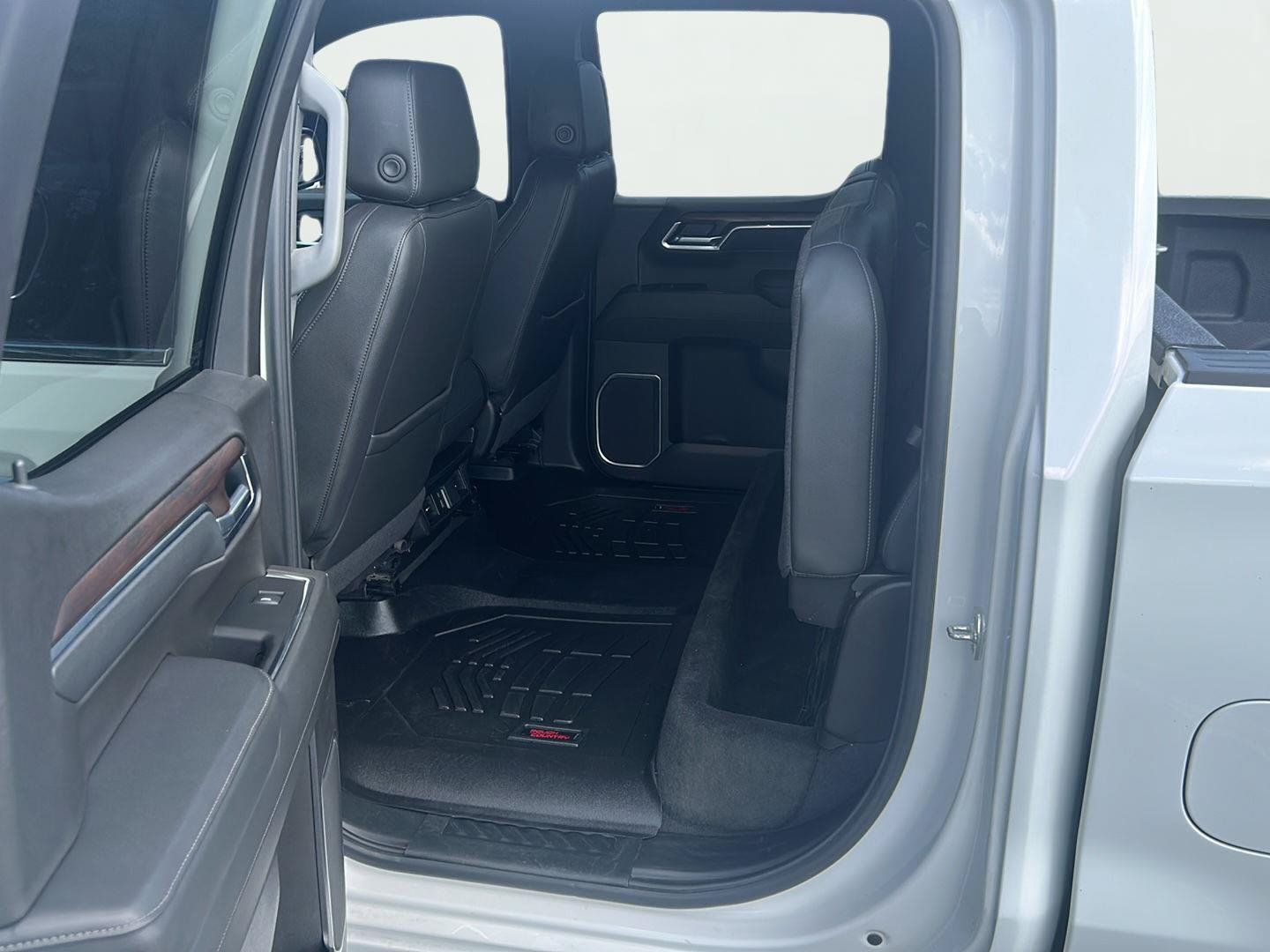 Certified 2025 GMC Sierra 1500 SLT AWD/4WD image 14