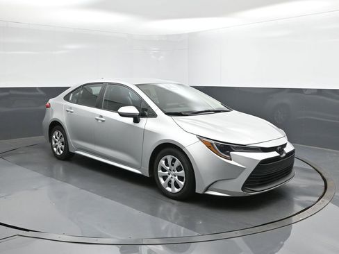 Used 2024 Toyota Corolla LE FWD image 26