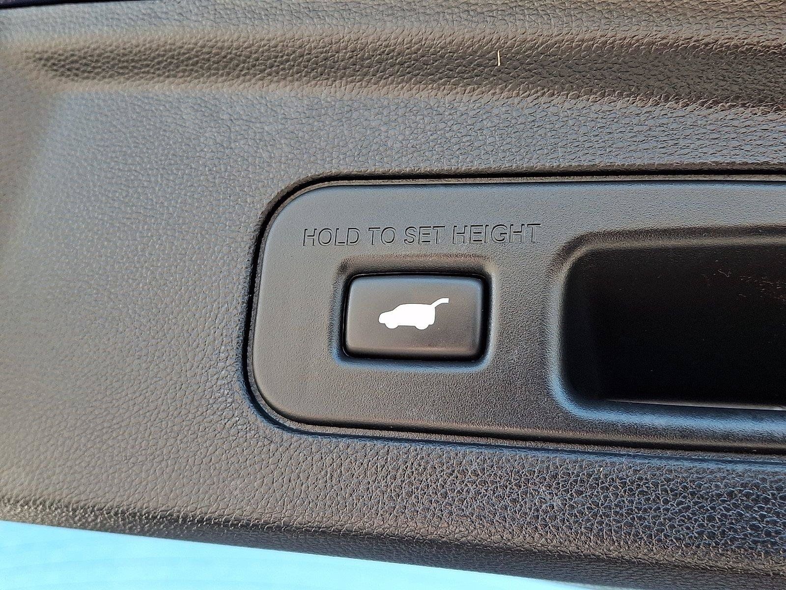 Used 2023 Acura MDX SH-AWD image 31