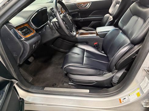 Used 2019 Lincoln Continental Premiere image 57