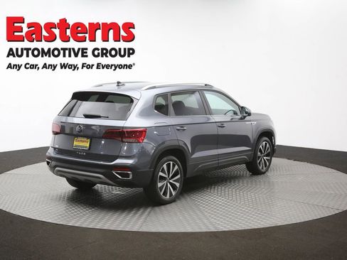 Used 2022 Volkswagen Taos SE FWD image 38