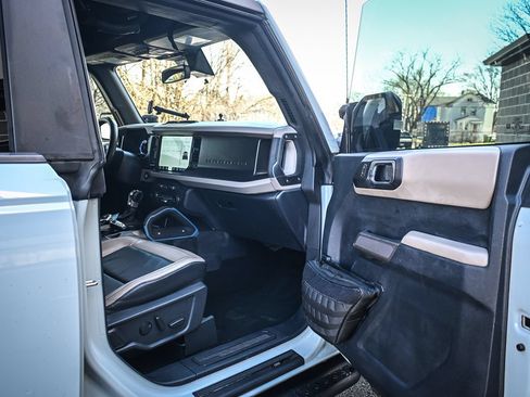 Used 2022 Ford Bronco Wildtrak AWD/4WD image 18