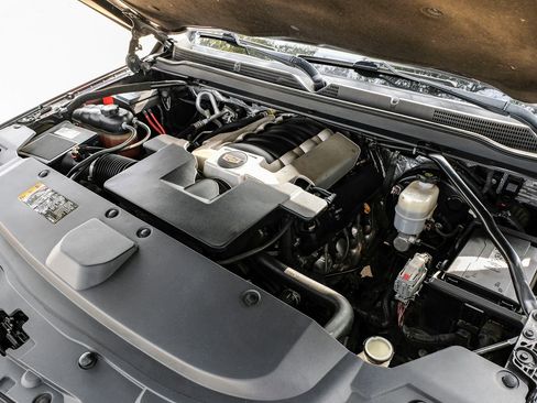 Used 2017 Cadillac Escalade Platinum image 42