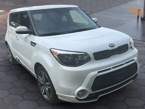 Used 2016 Kia Soul + w/ Soulful Package FWD image 16