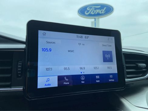 Used 2023 Ford Explorer XLT w/ Equipment Group 202A AWD/4WD image 35