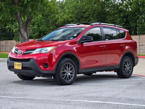 Used 2014 Toyota RAV4 LE FWD image 7