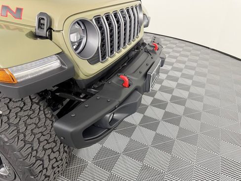 Used 2025 Jeep Wrangler Rubicon image 14