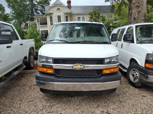 Used 2024 Chevrolet Express 2500 w/ Driver Convenience Package RWD image 2