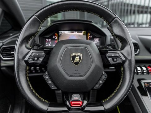 Used 2020 Lamborghini Huracan EVO image 32